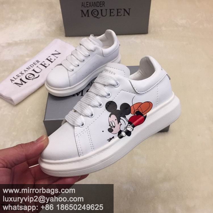 Alexander McQueen 052301