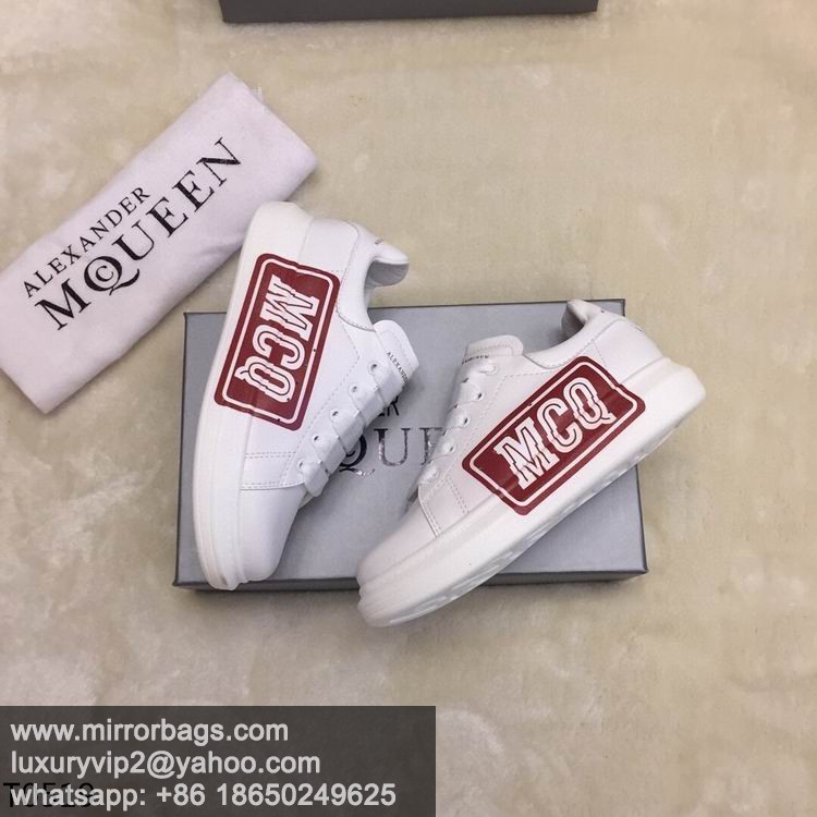 Alexander McQueen 052302