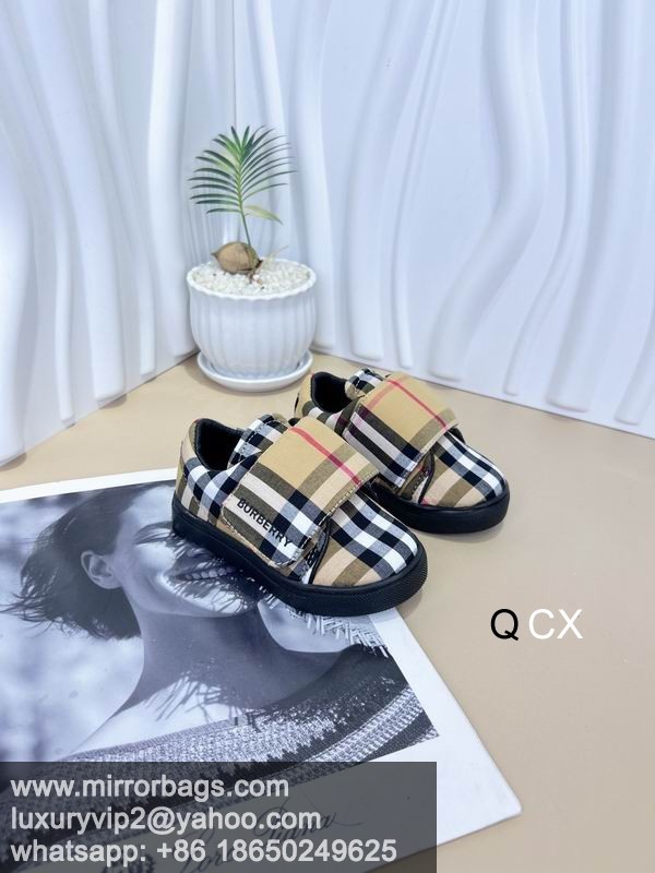 Burberry sz21-28 CX0401