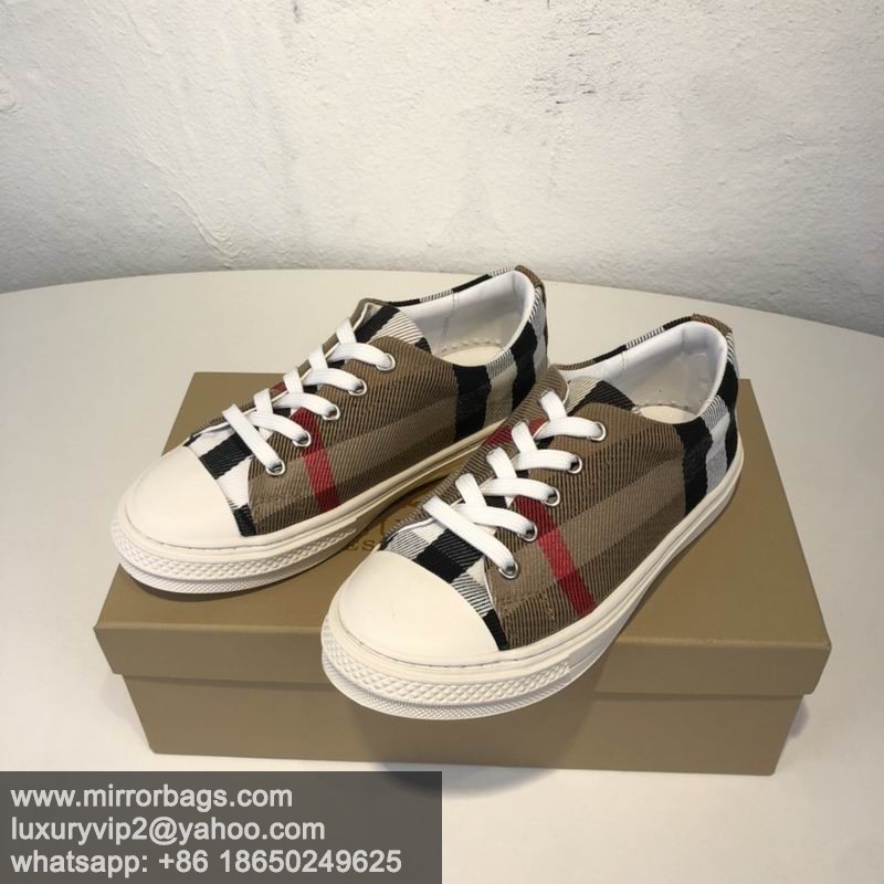 Burbrerry sz25-35 MM0407
