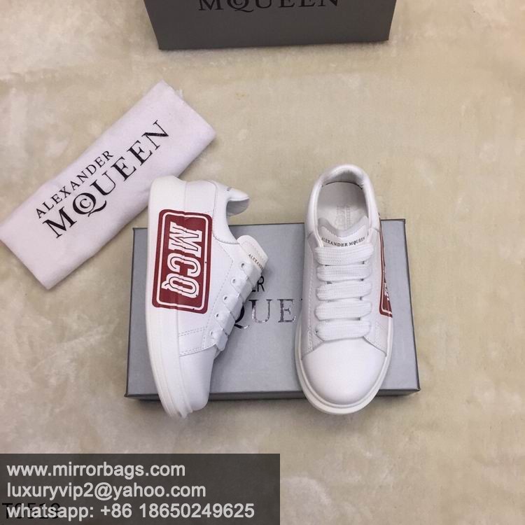 Alexander McQueen 052302