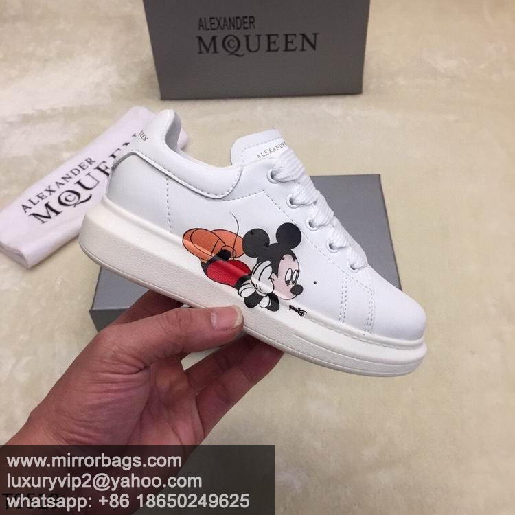 Alexander McQueen 052301