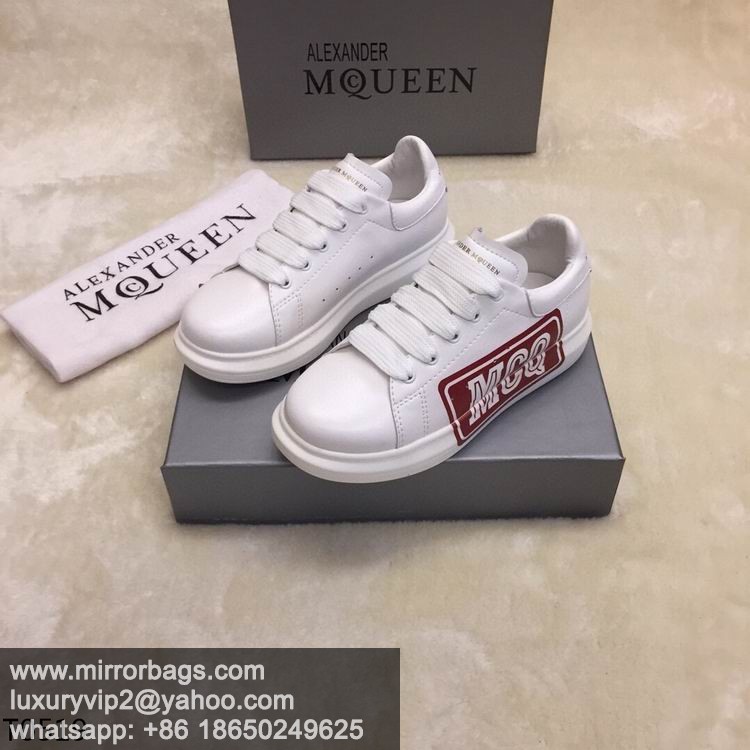 Alexander McQueen 052302