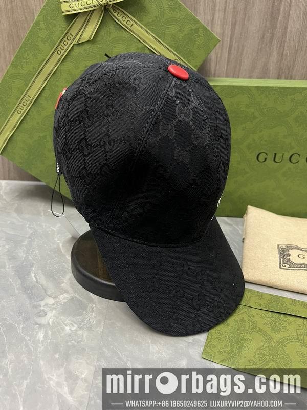 Gucci X The North Face Hat dx02