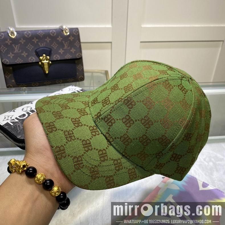 Gucci X Balenciaga 032414