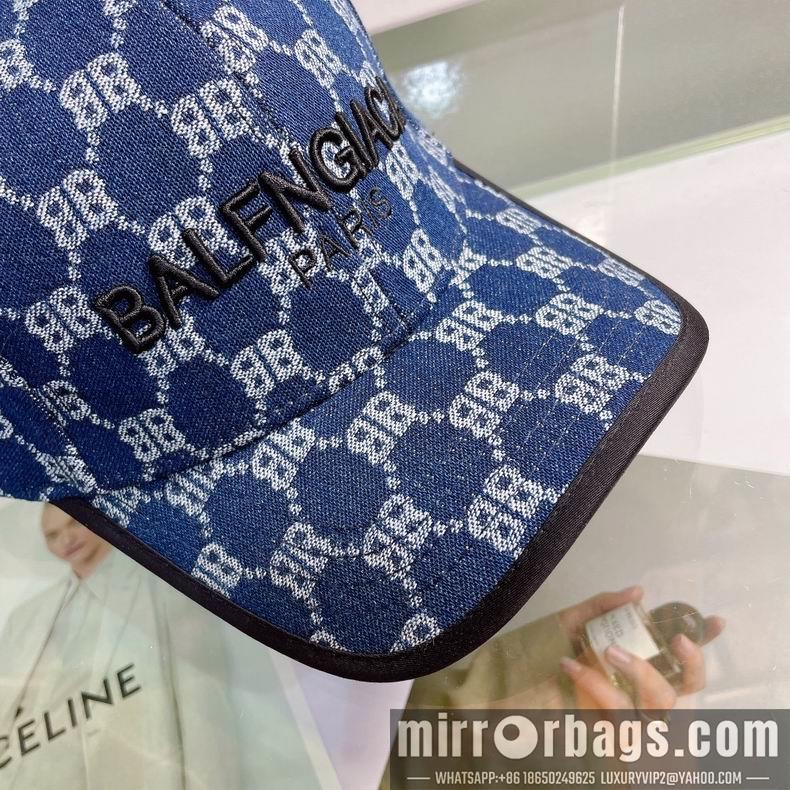 Gucci X Balenciaga 032413