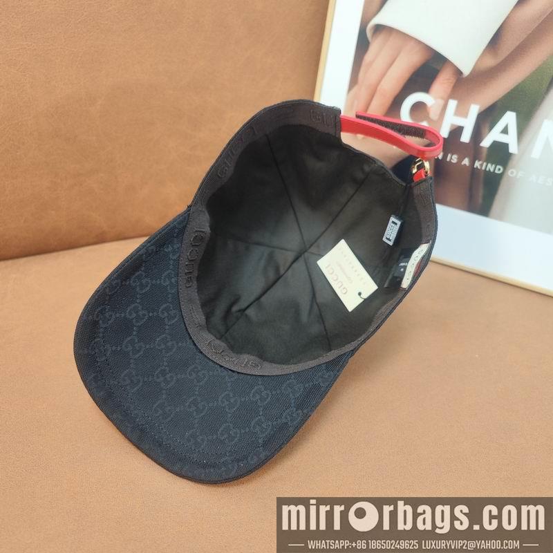 Gucci X The North Face Hat dx03