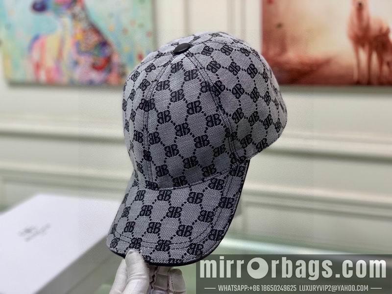 Gucci X Balenciaga w032404