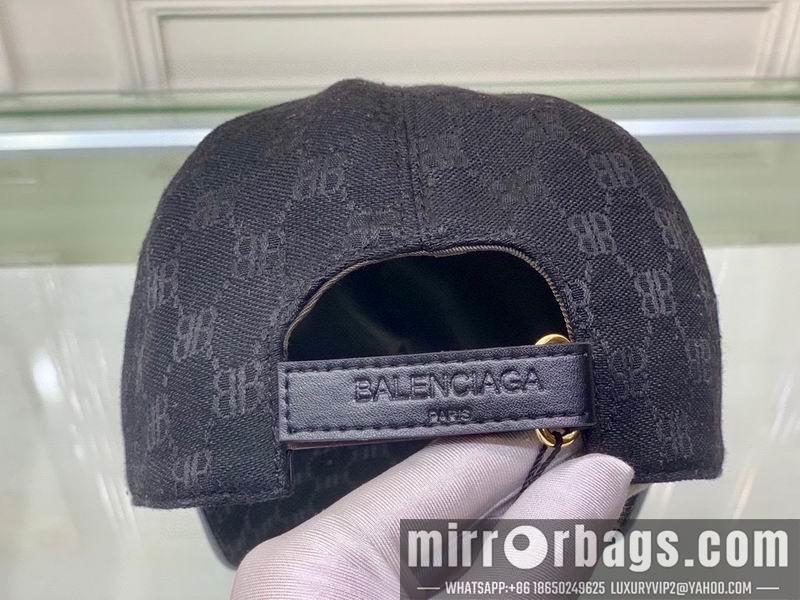 Gucci X Balenciaga w032404