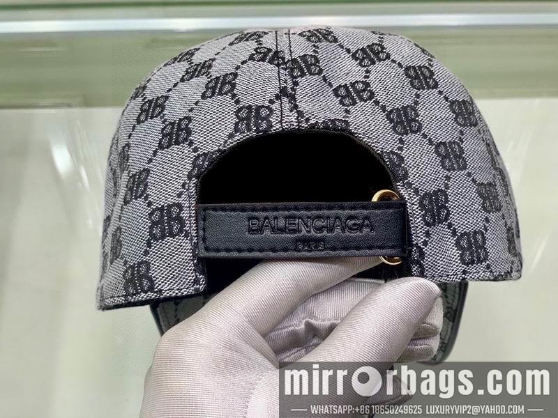 Gucci X Balenciaga w032404
