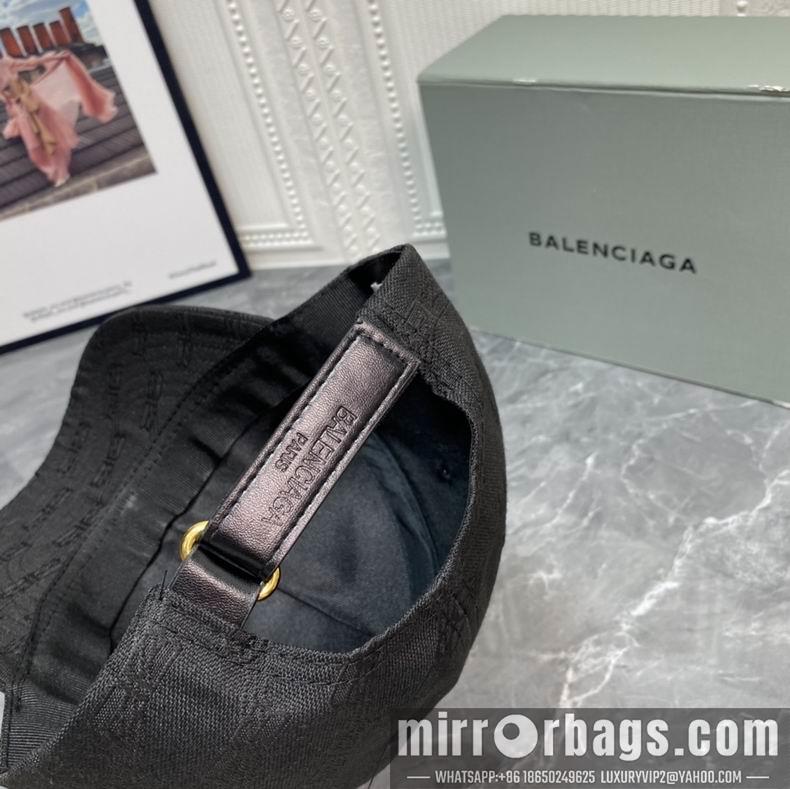 Gucci X Balenciaga 032411