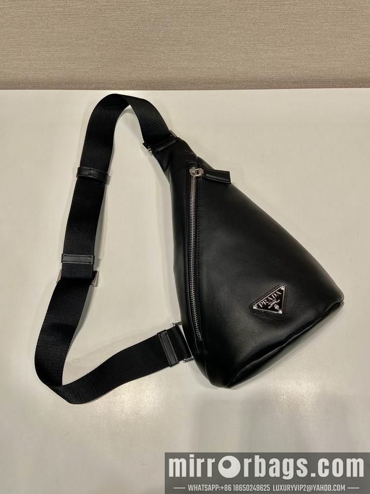 Prada Bags Prada 2VZ098平纹 17x32x6.5cm AP1