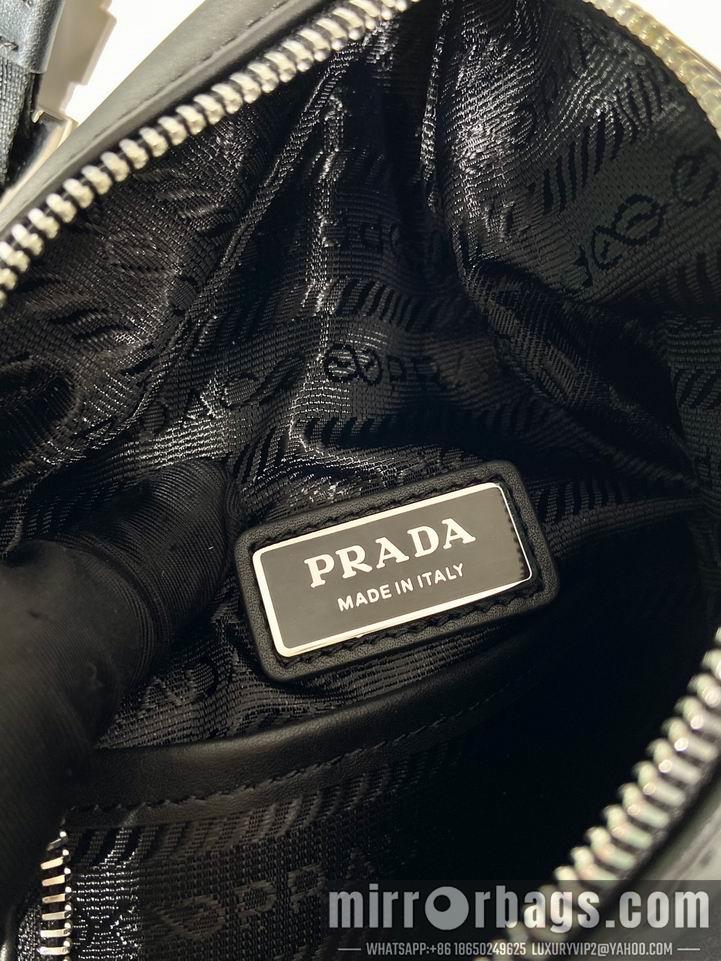 Prada Bags Prada 2VZ098平纹 17x32x6.5cm AP1