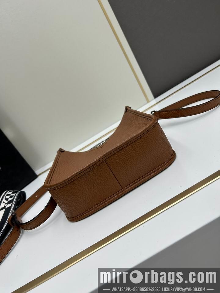 Prada Bags Prada 1BC073 20x19x6cm jj3