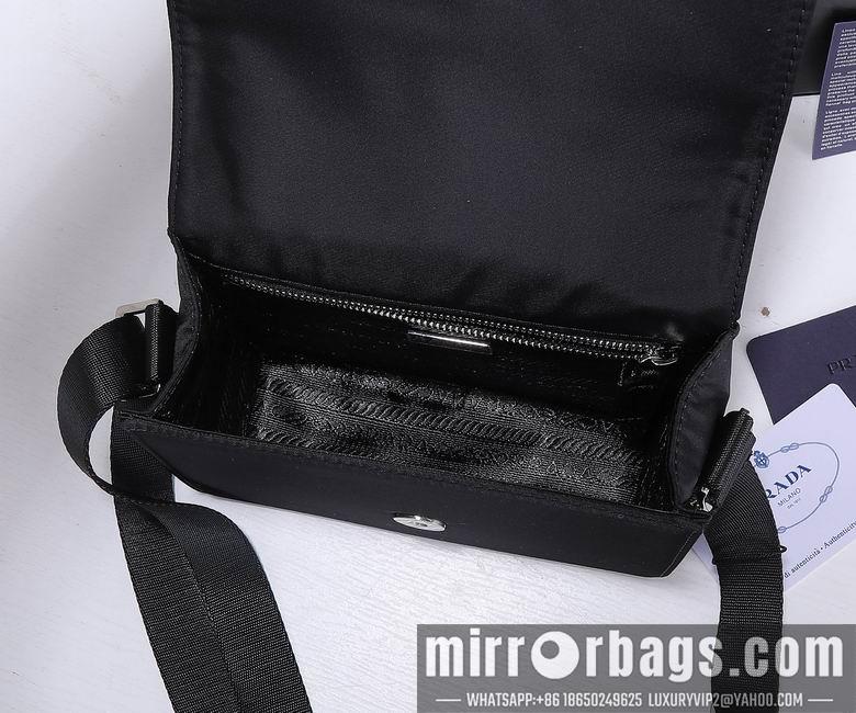 Prada Bags 015 19X6.5X15cm XMY