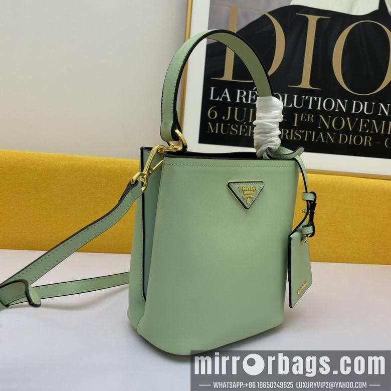 Prada Bags WW1BA219绿 21X11X18