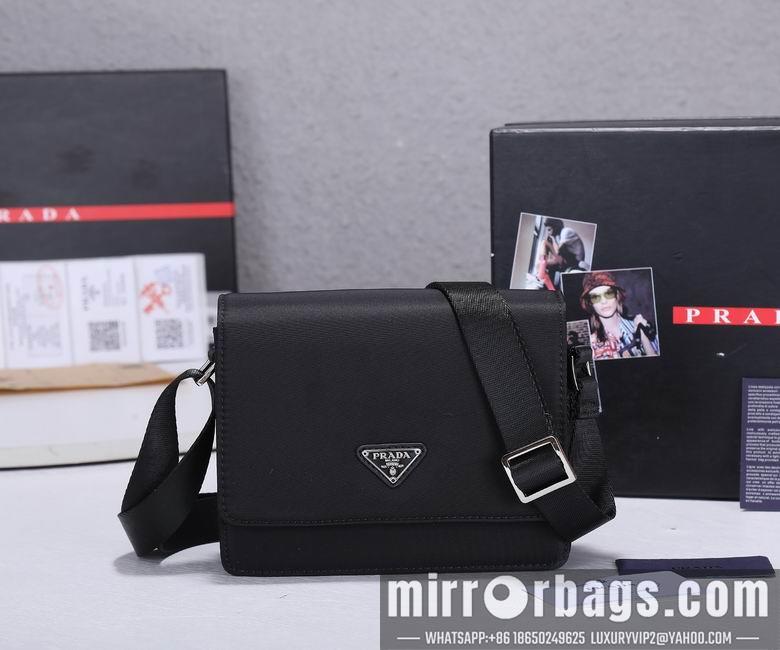 Prada Bags 015 19X6.5X15cm XMY