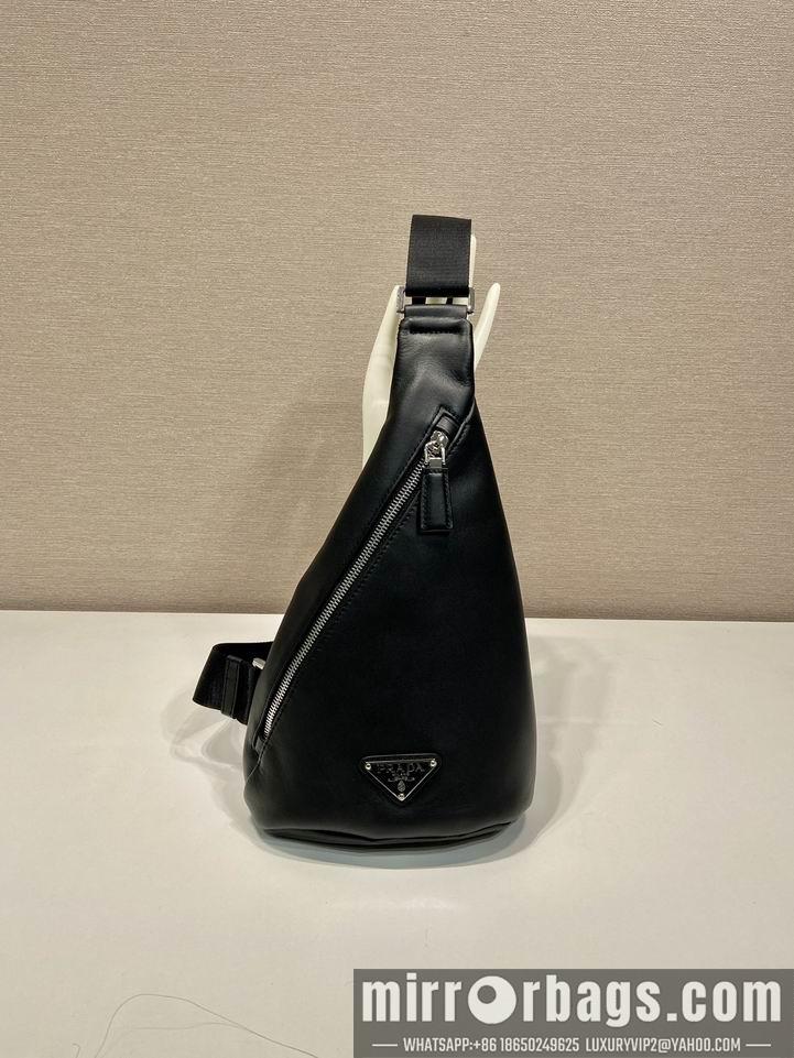 Prada Bags Prada 2VZ098平纹 17x32x6.5cm AP1