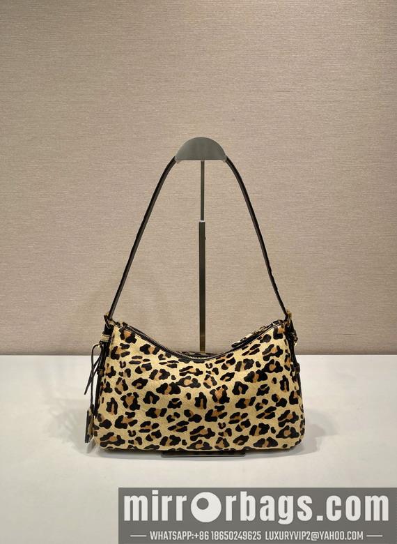 Prada Bags Prada 1BC229 31x18x10cm AP