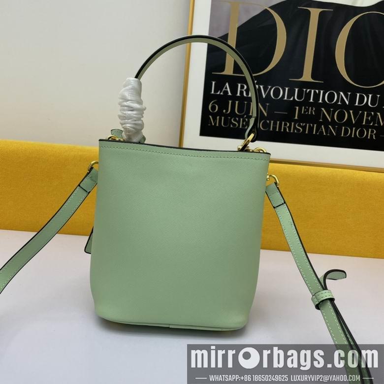Prada Bags WW1BA219绿 21X11X18
