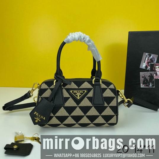 Prada Bags Prada枕头包1BB846 20x14x11cm ww