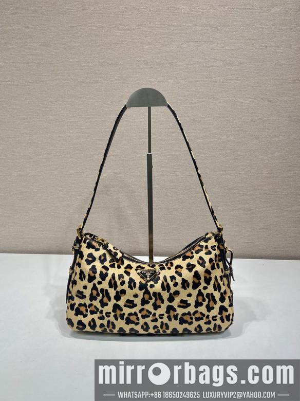Prada Bags Prada 1BC229 31x18x10cm AP