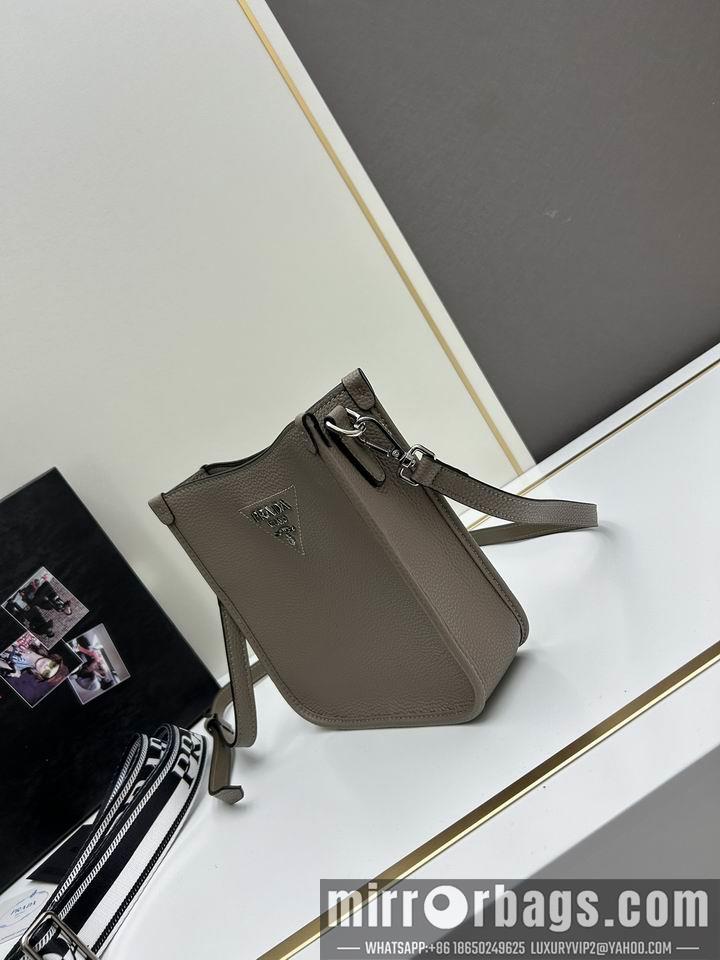 Prada Bags Prada 1BC073 20x19x6cm jj1