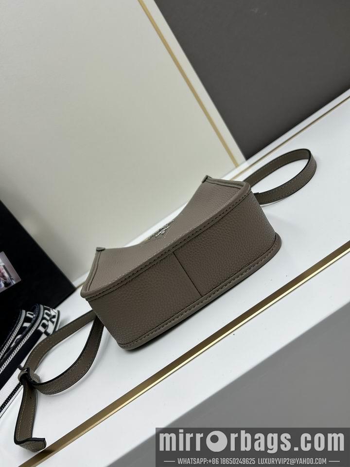 Prada Bags Prada 1BC073 20x19x6cm jj1