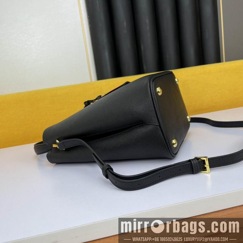 Prada Bags WW1BA213黑 23X13X22