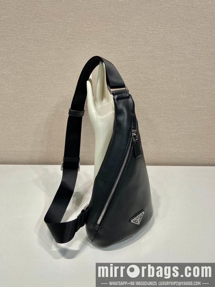 Prada Bags Prada 2VZ098平纹 17x32x6.5cm AP1