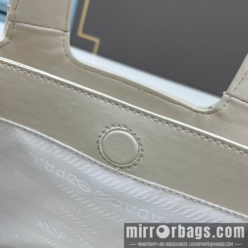 Prada Bags Prada 1BG199菱格菜篮子18x16x10cm ww