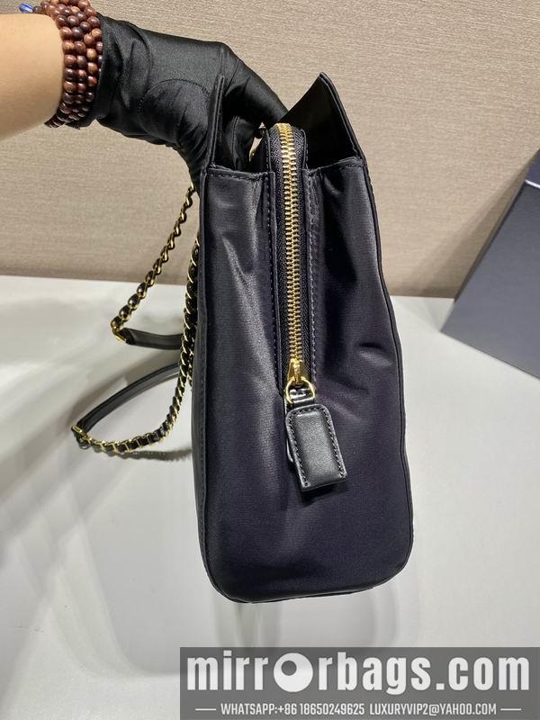 Prada Bags Vintage 1BD631 30x26x6cm ap 57
