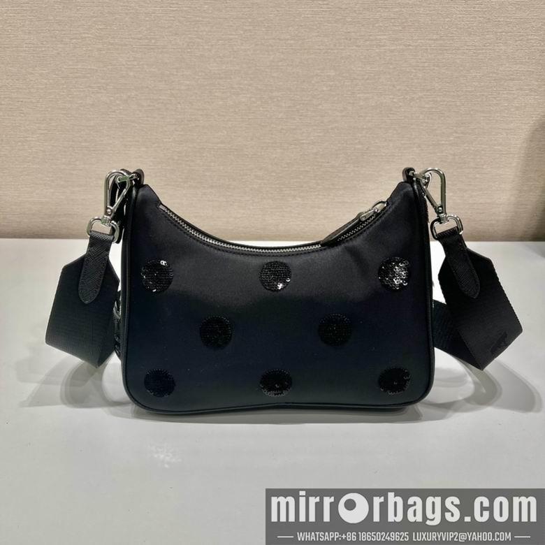 Prada Bags Re-Edition AP1BH204 22X18X6.5