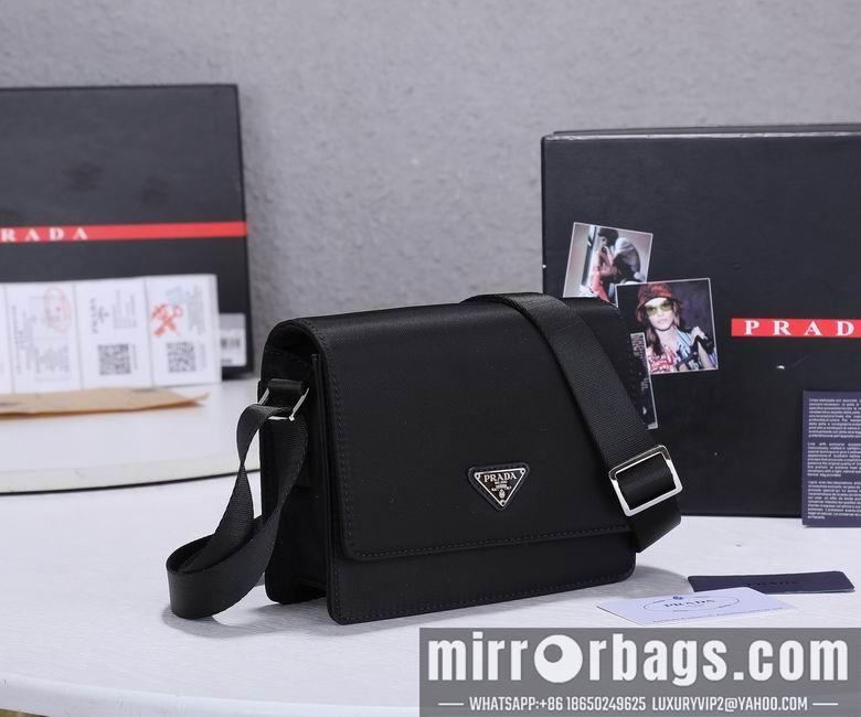 Prada Bags 015 19X6.5X15cm XMY