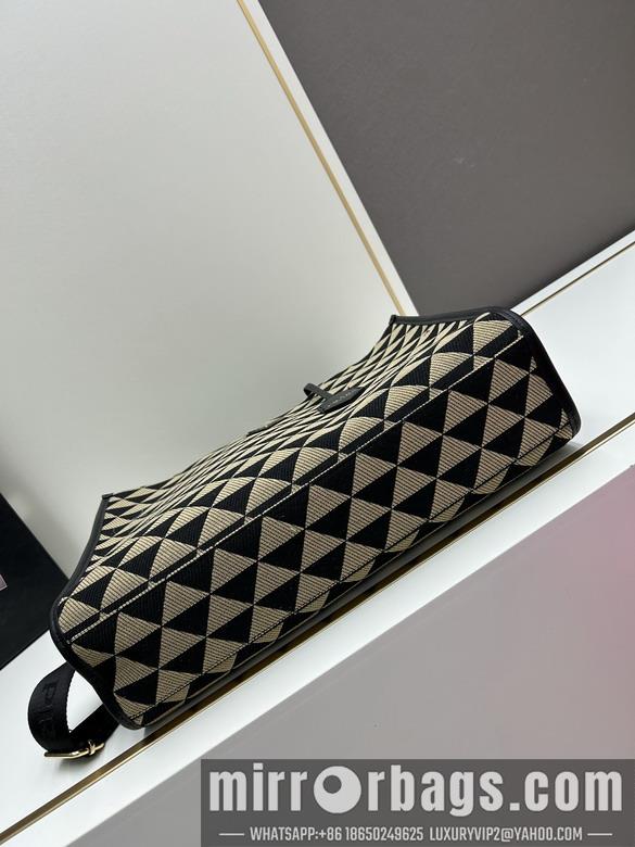 Prada Bags Prada 23140 39x30x11cm jj1