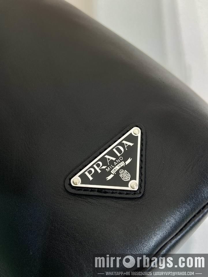 Prada Bags Prada 2VZ098平纹 17x32x6.5cm AP1