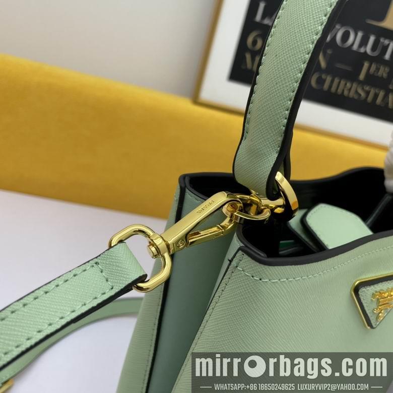 Prada Bags WW1BA219绿 21X11X18