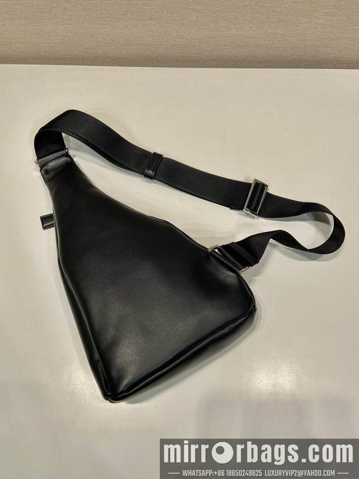 Prada Bags Prada 2VZ098平纹 17x32x6.5cm AP1