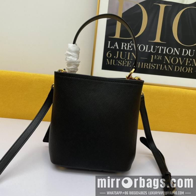 Prada Bags WW1BA219黑 21X11X18