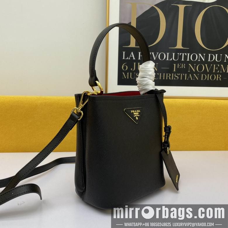 Prada Bags WW1BA219黑 21X11X18