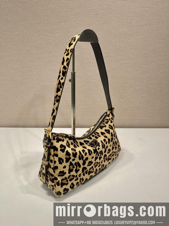 Prada Bags Prada 1BC229 31x18x10cm AP