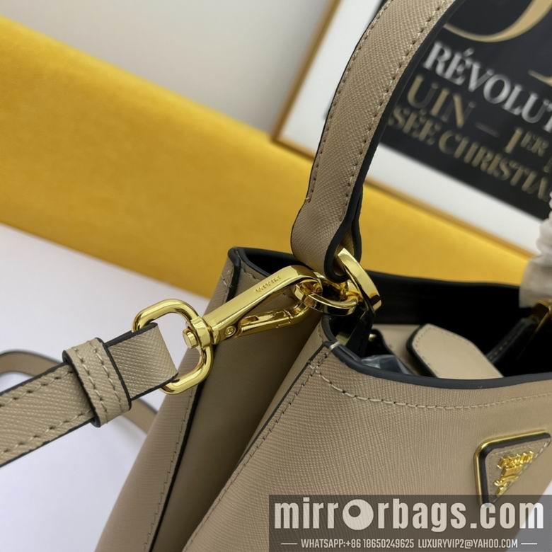 Prada Bags WW1BA219棕 21X11X18