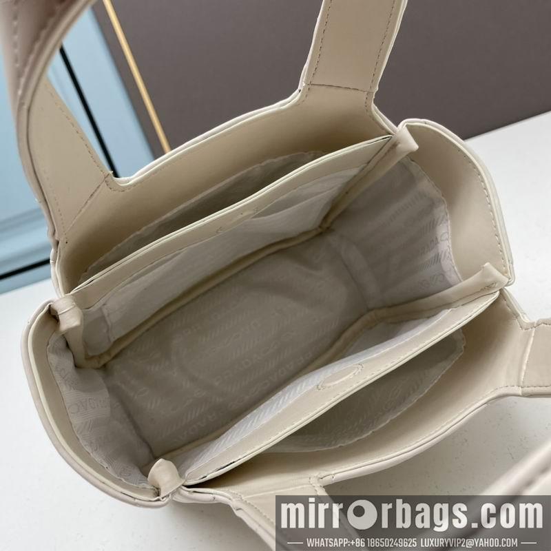 Prada Bags Prada 1BG199菱格菜篮子18x16x10cm ww