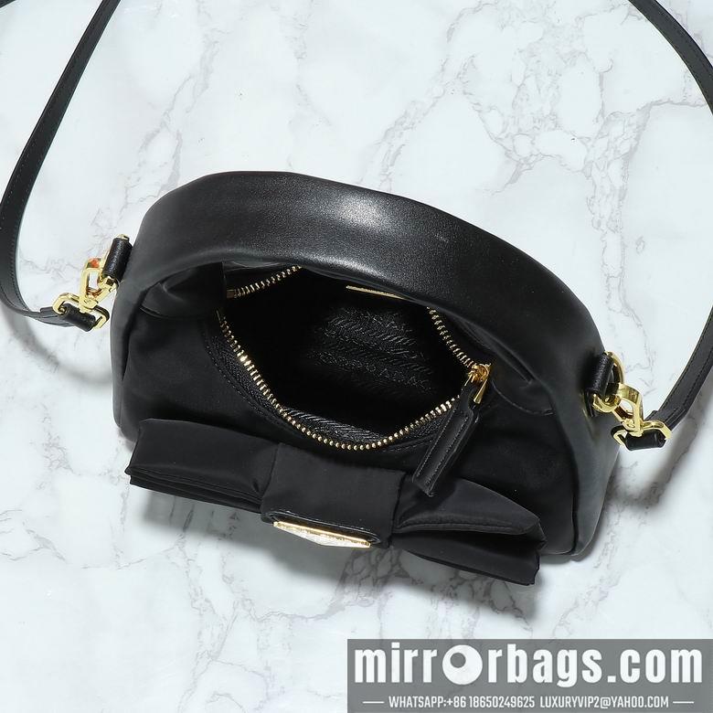Prada Bags 1BC241 22X13X7cm XMY