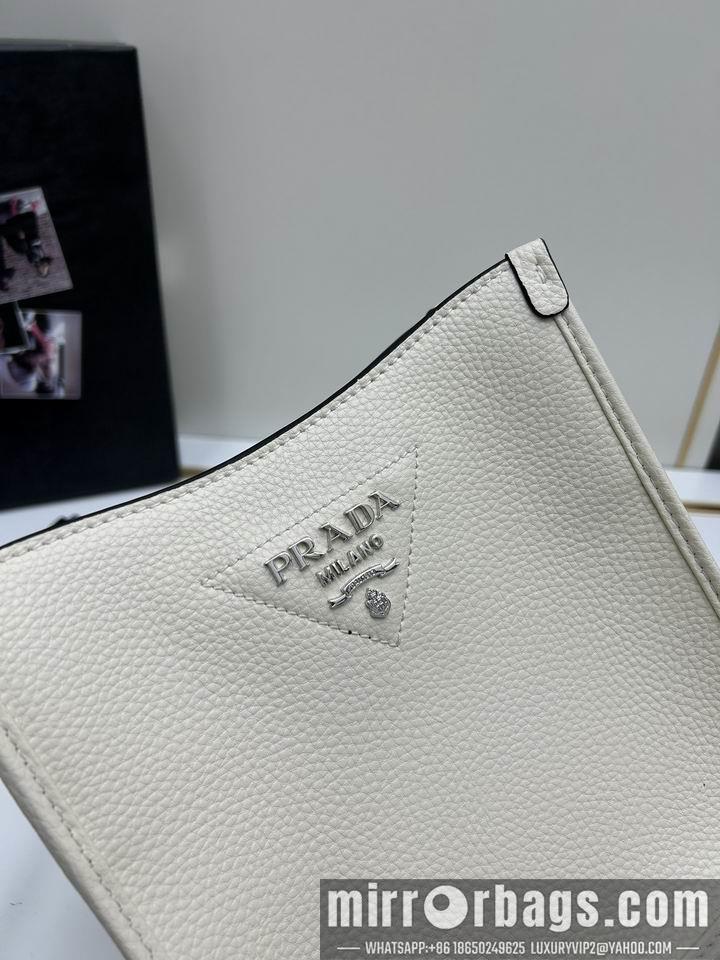 Prada Bags Prada 1BC073 20x19x6cm jj4