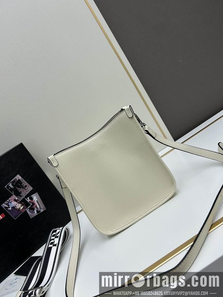 Prada Bags Prada 1BC073 20x19x6cm jj4