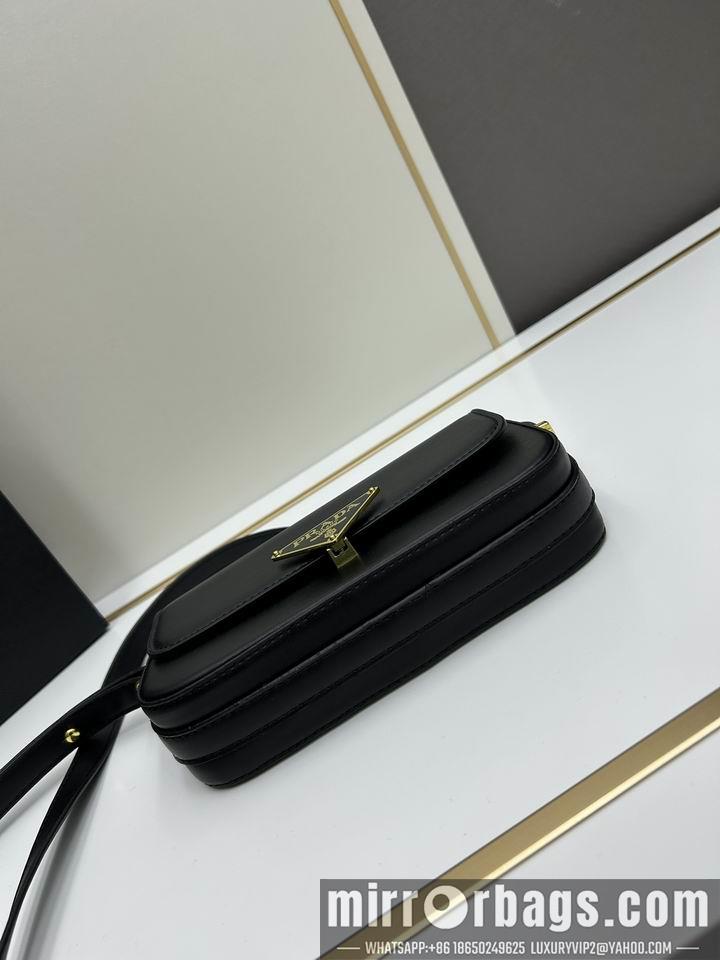 Prada Bags Prada 813 21.5x13x5cm jj