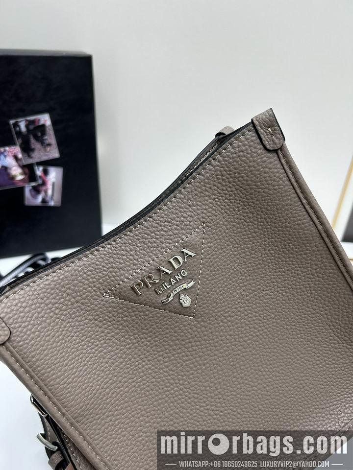 Prada Bags Prada 1BC073 20x19x6cm jj1