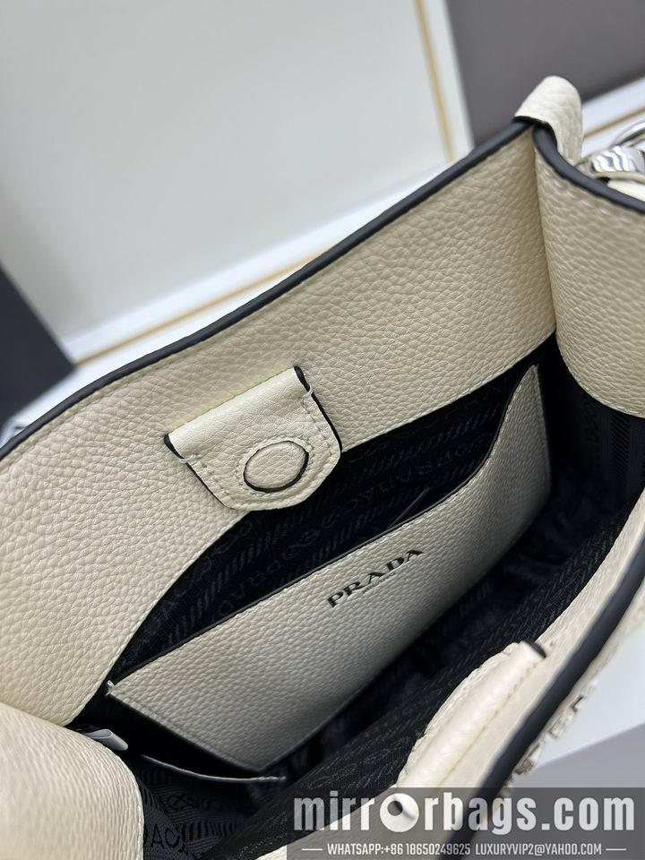 Prada Bags Prada 1BC073 20x19x6cm jj4