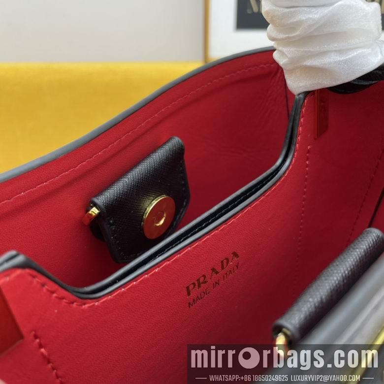Prada Bags WW1BA219黑 21X11X18
